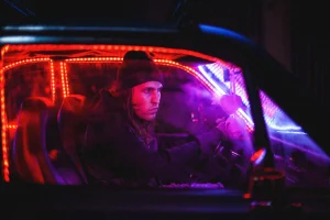 Coração de Neon Still - 6 - Lucas Estevan Soares