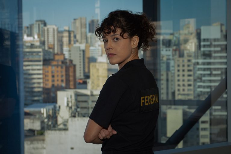DNA DO CRIME 2.  Maeve Jinkings as Suellen in DNA do Crime Season 2. Cr. Ana Pazian/Netflix © 2025