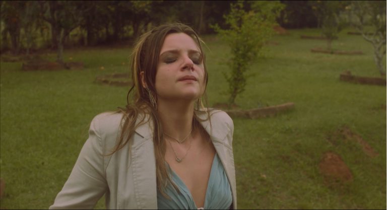 ESP Still_MAQUIAGEM - Victoria Lauterbach