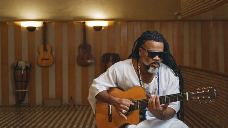 MLI_EP.02_STILL_21 - Felu Alves