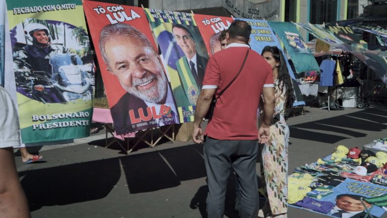 Roteiro - No Ceu da Patria Nesse Instante - Still (6) - Analu Bambirra