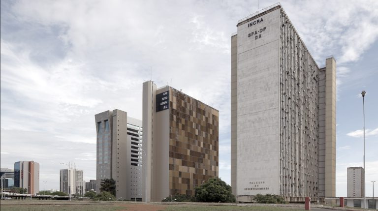 Som - Quando o Brasil era Moderno - still 05 - Analu Bambirra