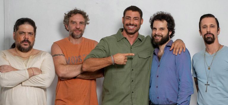 Still_SerieCHOQUEDECULTURA - Julia Baltazzar