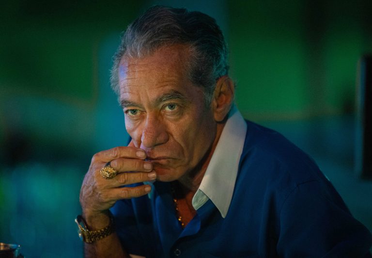 OS DONOS DO JOGO. Chico Diaz as Galego in Os Donos do Jogo. Cr. Marcos Serra Lima/Netflix © 2025