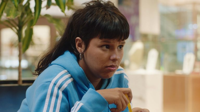 Coadjvante - ANEA - Barbara Vitoria como Kelly - Milena Times