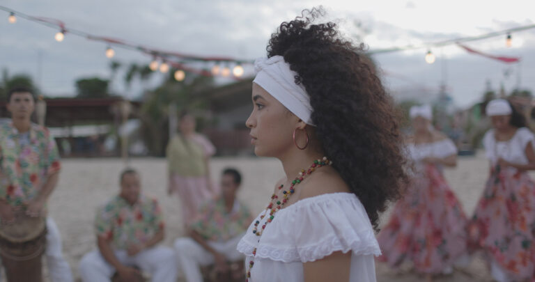 Efeito visual - GRAVAÇÃO_03_2023_12_19_atriz SÂMYLLA COSTA (Nina) (1) - Iris Sodré