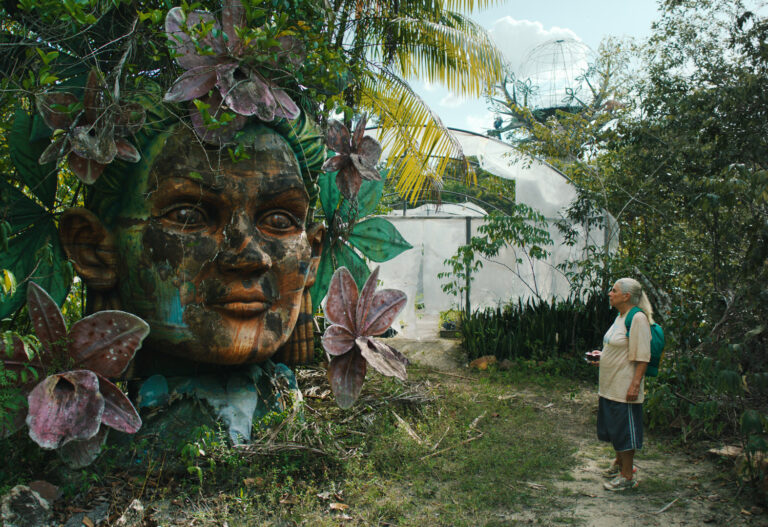 Efeito visual - THE_BLUE_TRAIL_Still_1©Guillermo_Garza_Desvia - Nataly Pinho
