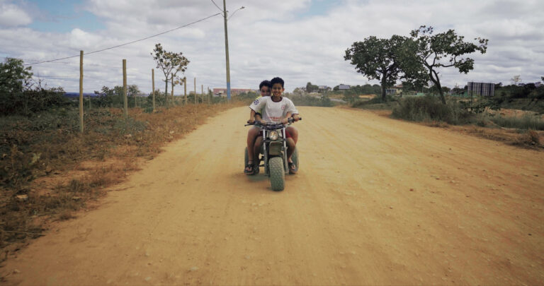 Fotografia [foto de divulgação] Lar_still05 - Leandro Wenceslau