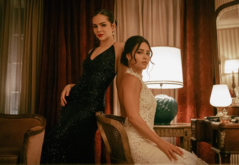 OS DONOS DO JOGO. Mel Maia as Mirna, Giullia Bascacio as Suzana in Os Donos do Jogo. Cr. Marcos Serra Lima/Netflix © 2025