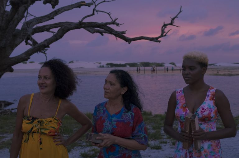 STILL Personagem_Rosa Ewerton Jara (Jucélia), Diana Mattos (Betânia), Nádia D’Cássia (Vitória) _ Felipe Larozza _ Salvatore Filmes - Ana Fuliaro