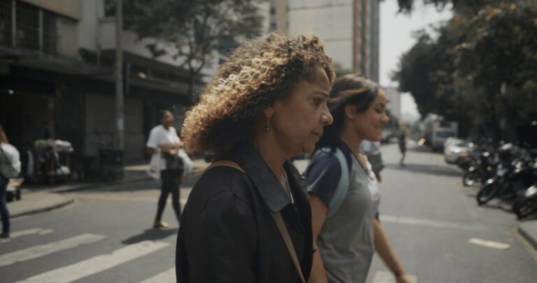 Som [foto de divulgação] Lar_still09 - Leandro Wenceslau