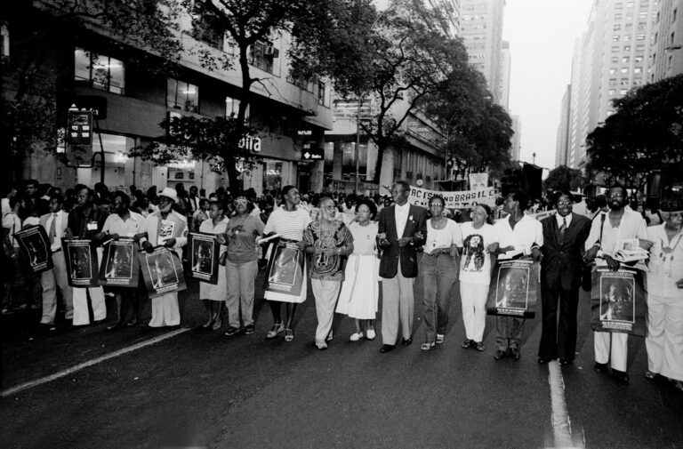 Trilha sonora - Cópia de MOVIMENTO NEGRO PASSEATA ZUMBI 83 - Isadora de Faria e Silva
